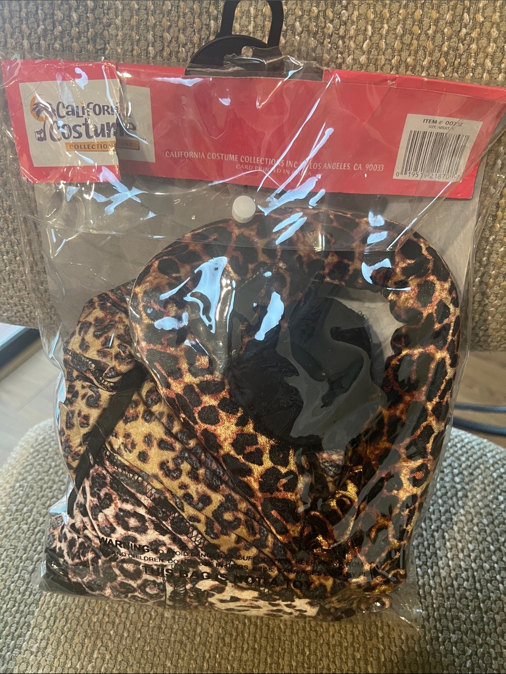 #3024**California Costumes Luscious Leopard Women’s Jumpsuit - Leopard Print - Picture 4 of 17